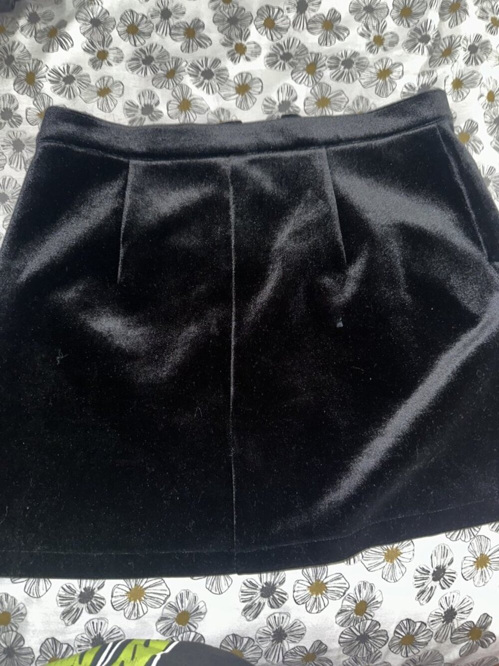 JDY Black Velvet Mini Skirt, Front Zip, Sz L